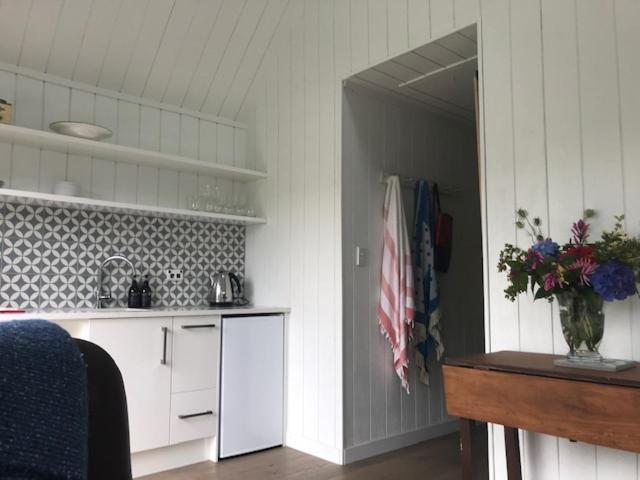 Hahei Kereru Cottage Экстерьер фото
